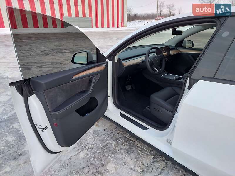 Позашляховик / Кросовер Tesla Model Y 2025 в Харкові