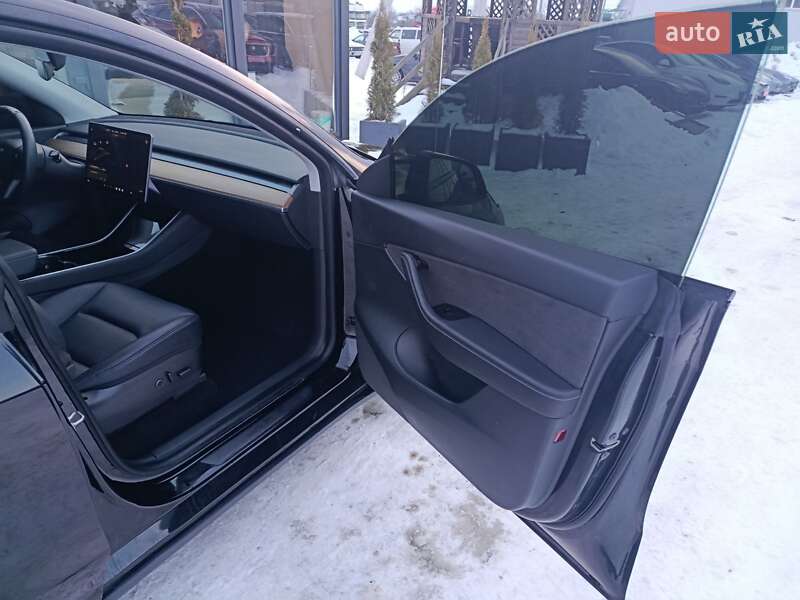 Позашляховик / Кросовер Tesla Model Y 2021 в Луцьку