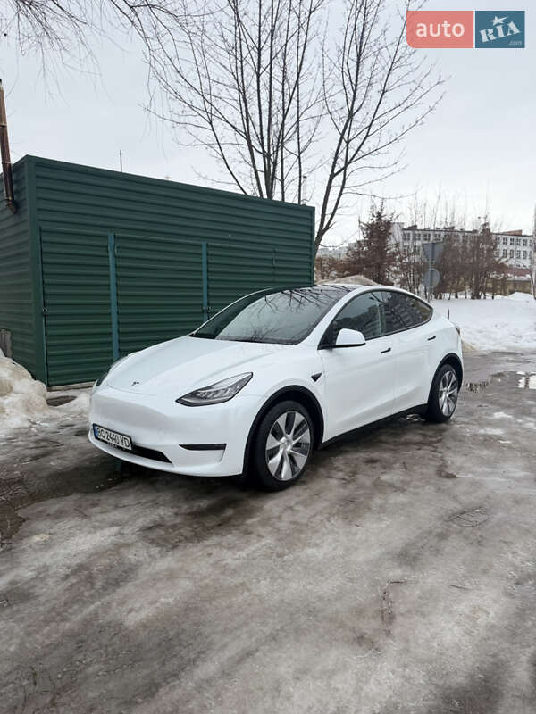 Tesla Model Y 2023