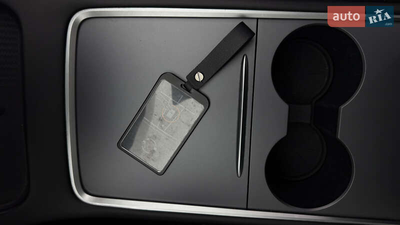 Внедорожник / Кроссовер Tesla Model Y 2022 в Гатном фото 20 Внедорожник / Кроссовер Tesla Model Y 2022 в Гатном