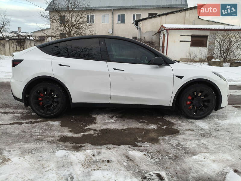 Позашляховик / Кросовер Tesla Model Y 2022 в Івано-Франківську