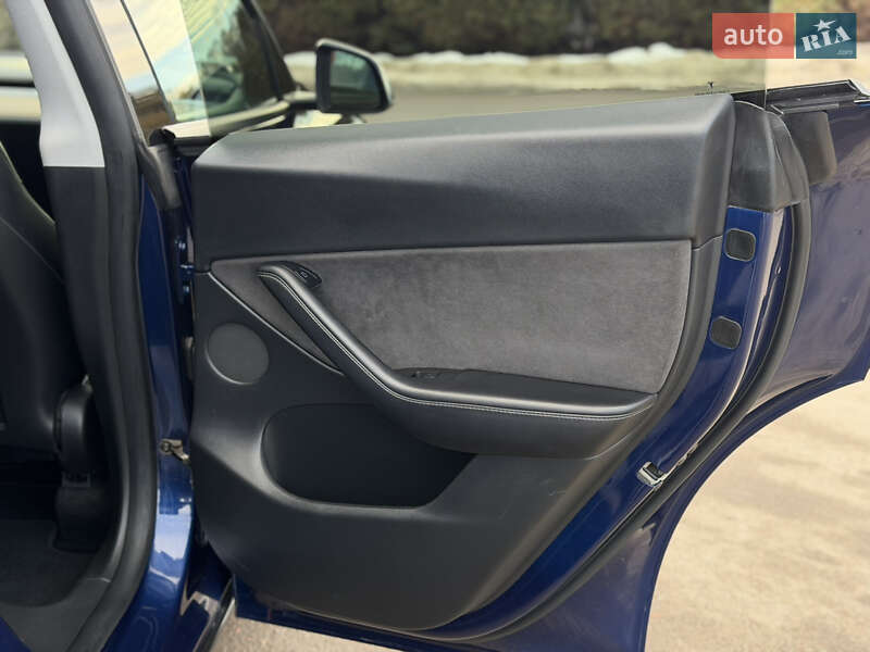 Внедорожник / Кроссовер Tesla Model Y 2021 в Дрогобыче