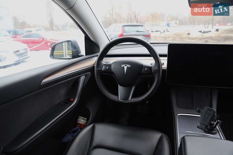 Внедорожник / Кроссовер Tesla Model Y 2023 в Киеве