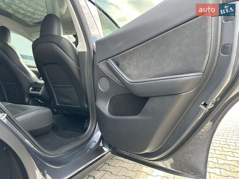 Позашляховик / Кросовер Tesla Model Y 2023 в Івано-Франківську фото 22 Позашляховик / Кросовер Tesla Model Y 2023 в Івано-Франківську