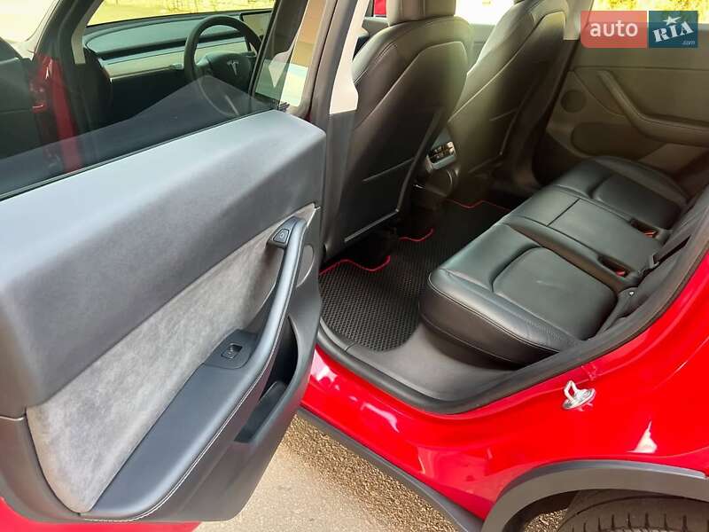 Позашляховик / Кросовер Tesla Model Y 2022 в Львові