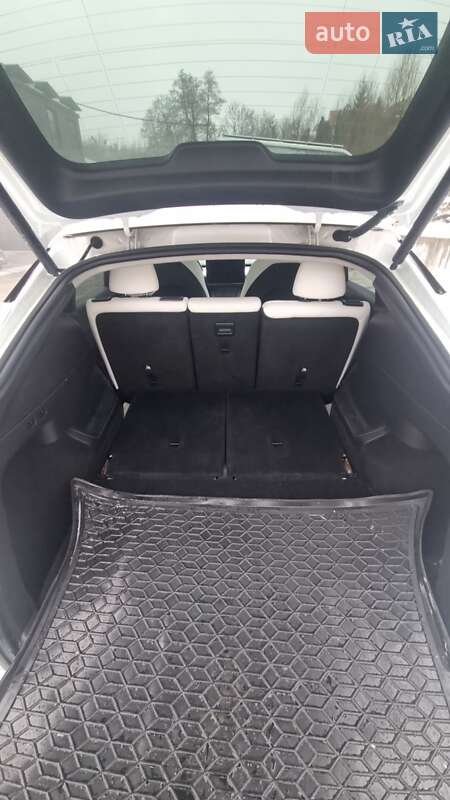 Внедорожник / Кроссовер Tesla Model Y 2023 в Киеве