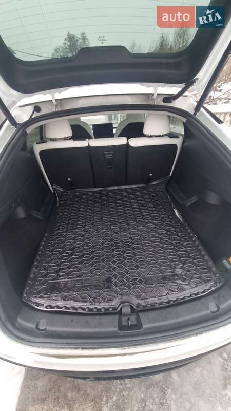 Внедорожник / Кроссовер Tesla Model Y 2023 в Киеве