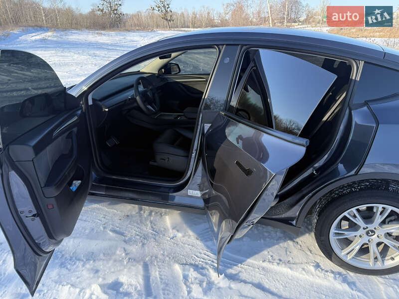 Позашляховик / Кросовер Tesla Model Y 2023 в Харкові фото 4 Позашляховик / Кросовер Tesla Model Y 2023 в Харкові