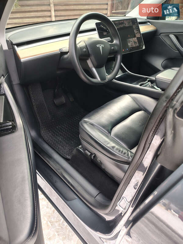 Позашляховик / Кросовер Tesla Model Y 2020 в Львові