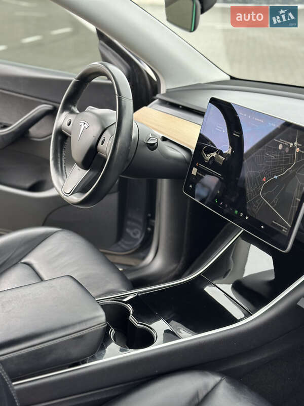 Позашляховик / Кросовер Tesla Model Y 2020 в Дубні