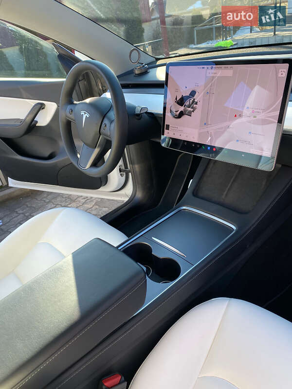 Внедорожник / Кроссовер Tesla Model Y 2021 в Львове