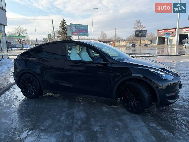 Позашляховик / Кросовер Tesla Model Y 2023 в Івано-Франківську фото 4 Позашляховик / Кросовер Tesla Model Y 2023 в Івано-Франківську