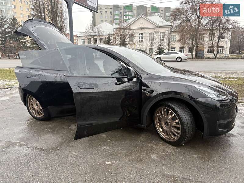 Позашляховик / Кросовер Tesla Model Y 2021 в Полтаві
