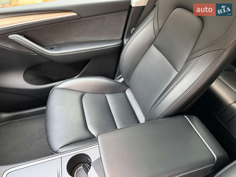 Внедорожник / Кроссовер Tesla Model Y 2023 в Виннице