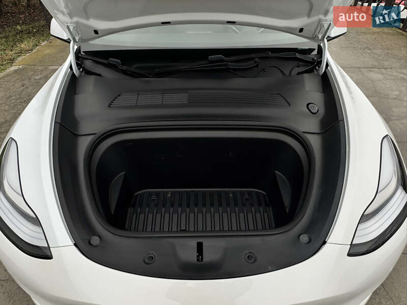 Внедорожник / Кроссовер Tesla Model Y 2020 в Днепре