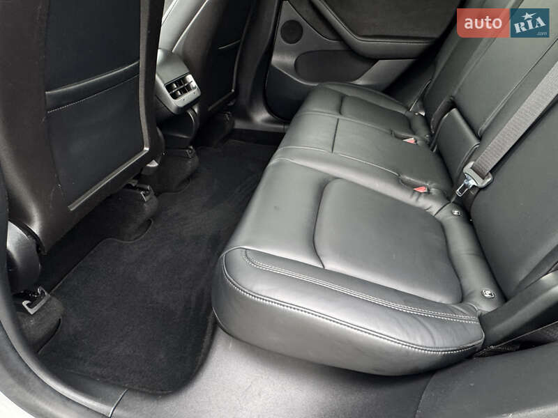 Внедорожник / Кроссовер Tesla Model Y 2020 в Днепре