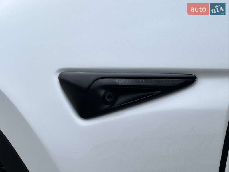 Внедорожник / Кроссовер Tesla Model Y 2020 в Днепре