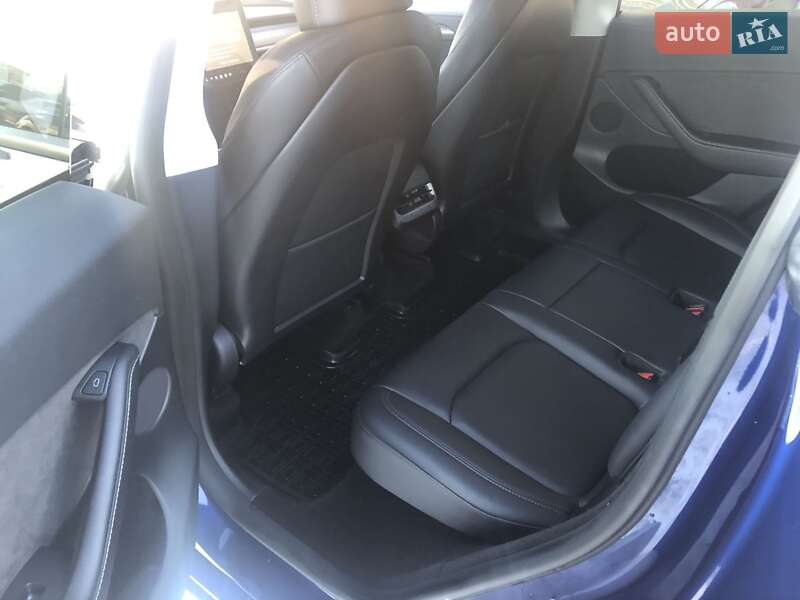 Позашляховик / Кросовер Tesla Model Y 2023 в Полтаві