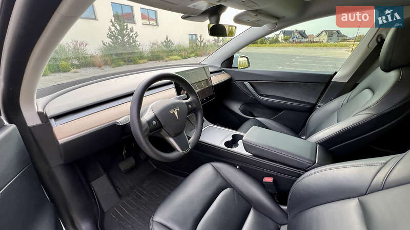 Позашляховик / Кросовер Tesla Model Y 2021 в Луцьку