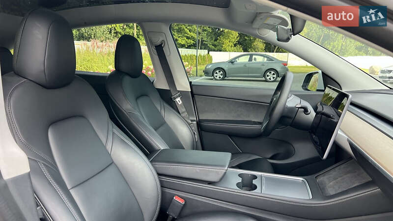 Позашляховик / Кросовер Tesla Model Y 2021 в Луцьку