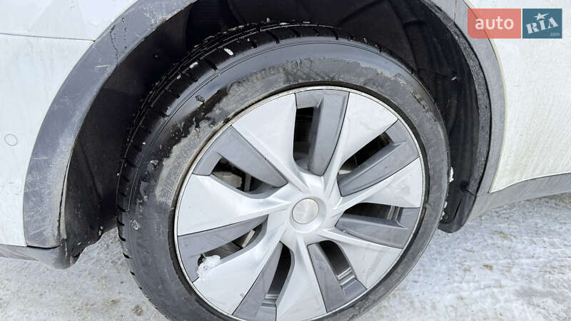 Позашляховик / Кросовер Tesla Model Y 2022 в Львові