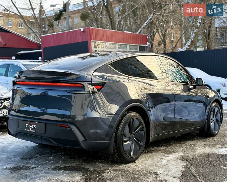 Позашляховик / Кросовер Tesla Model Y 2025 в Києві фото 14 Позашляховик / Кросовер Tesla Model Y 2025 в Києві