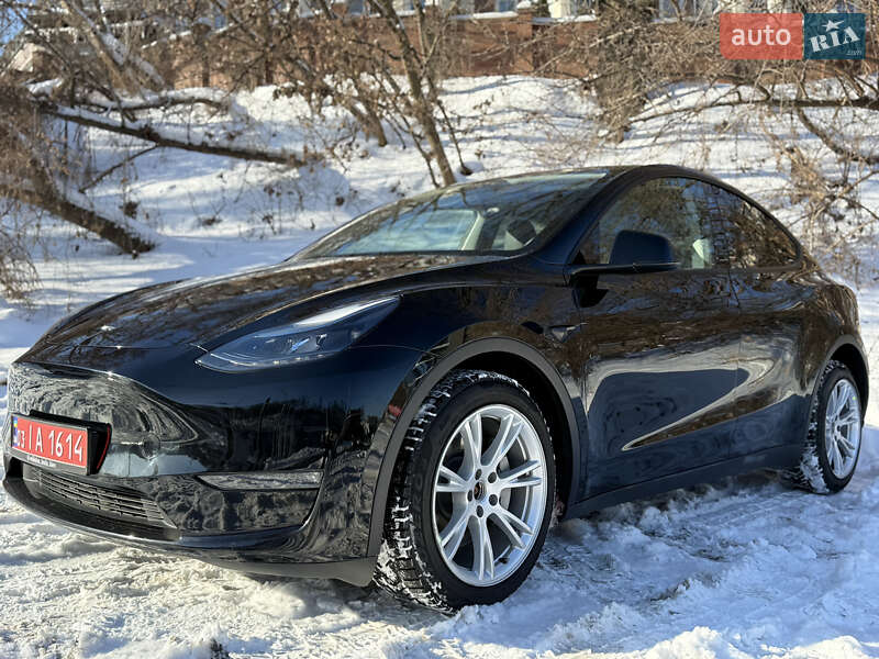 Позашляховик / Кросовер Tesla Model Y 2023 в Києві фото 9 Позашляховик / Кросовер Tesla Model Y 2023 в Києві