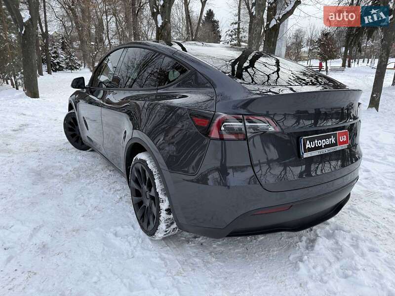 Позашляховик / Кросовер Tesla Model Y 2024 в Києві