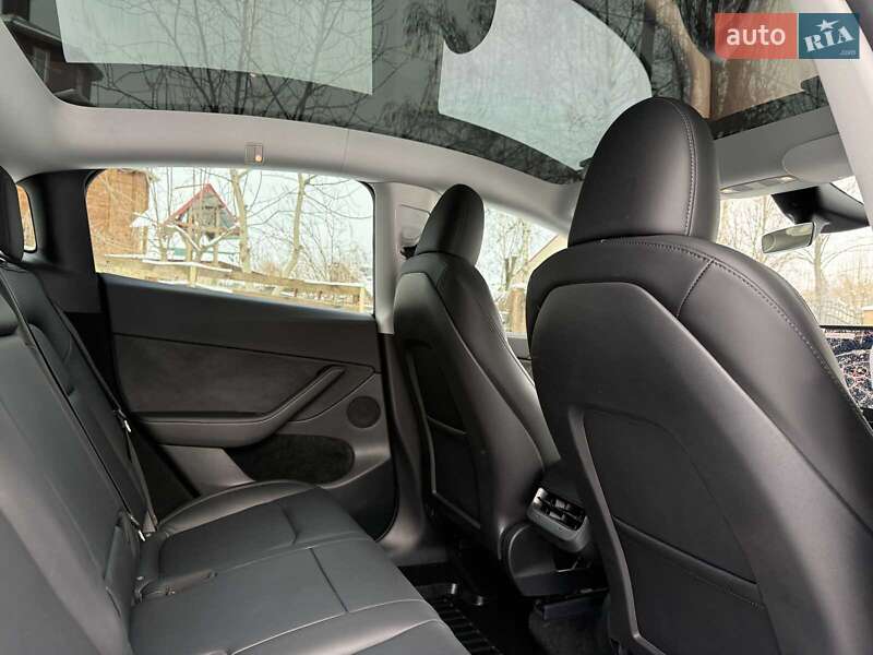 Позашляховик / Кросовер Tesla Model Y 2024 в Києві