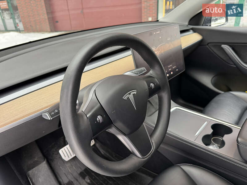 Позашляховик / Кросовер Tesla Model Y 2022 в Львові