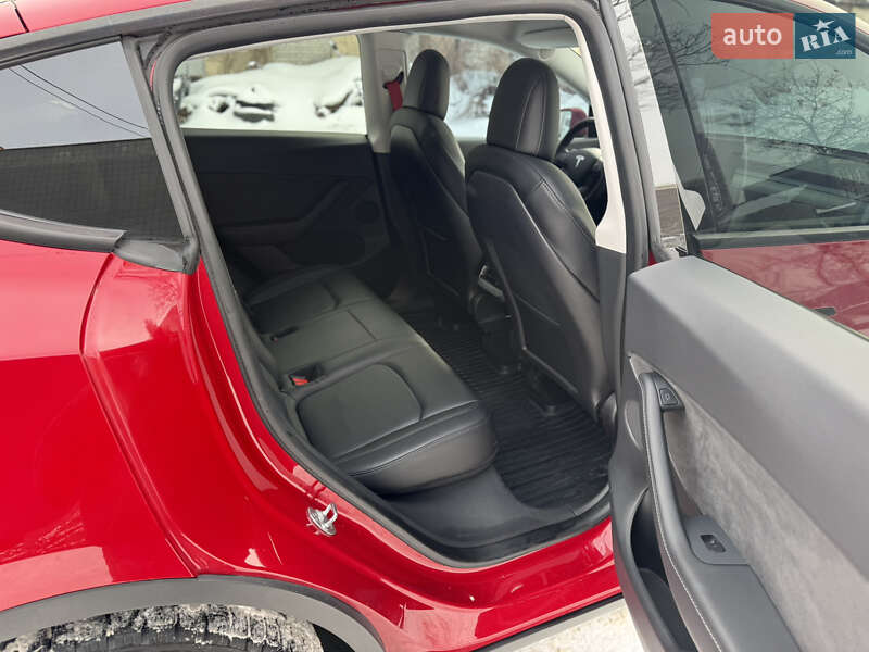 Позашляховик / Кросовер Tesla Model Y 2021 в Києві фото 18 Позашляховик / Кросовер Tesla Model Y 2021 в Києві