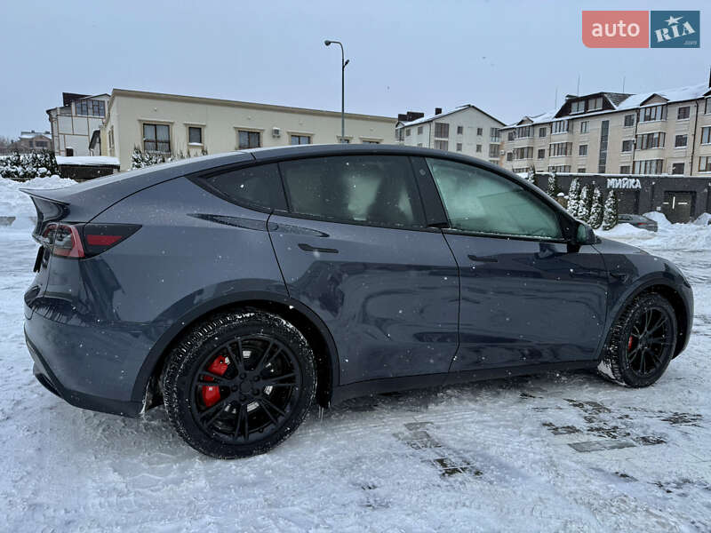 Внедорожник / Кроссовер Tesla Model Y 2023 в Ровно