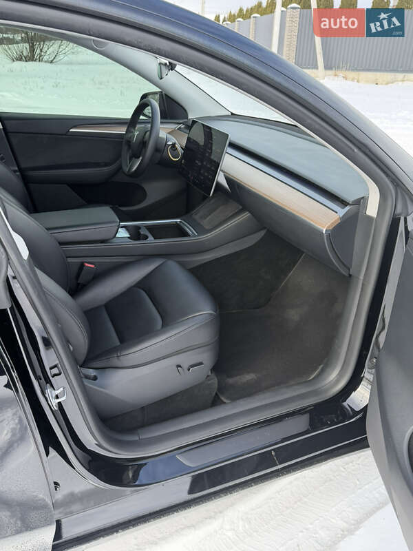 Позашляховик / Кросовер Tesla Model Y 2023 в Києві фото 11 Позашляховик / Кросовер Tesla Model Y 2023 в Києві