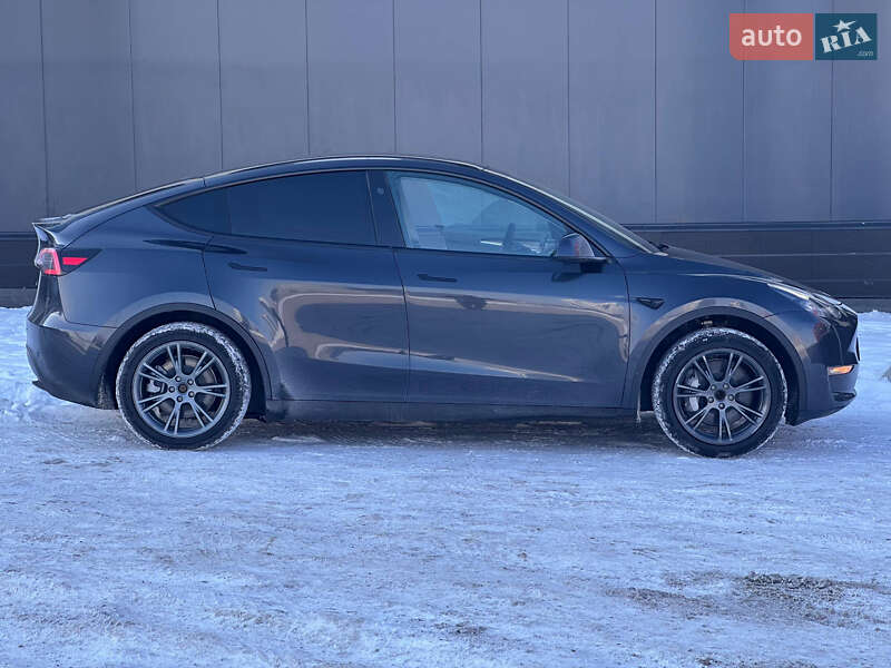 Внедорожник / Кроссовер Tesla Model Y 2025 в Киеве