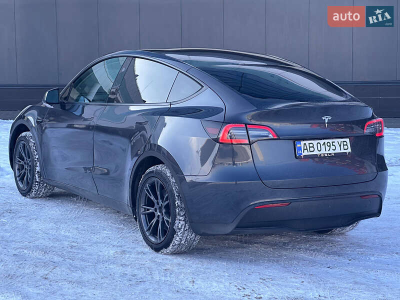 Внедорожник / Кроссовер Tesla Model Y 2025 в Киеве