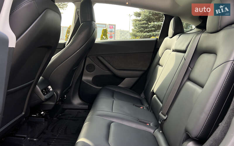 Позашляховик / Кросовер Tesla Model Y 2024 в Львові