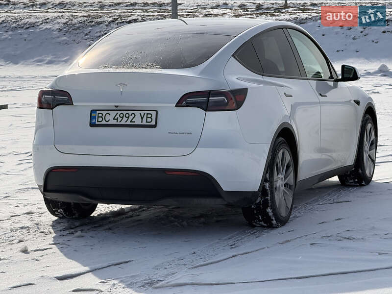 Позашляховик / Кросовер Tesla Model Y 2023 в Львові