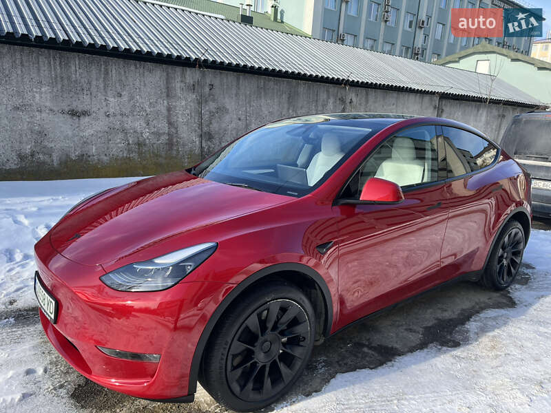 Tesla Model Y 2023