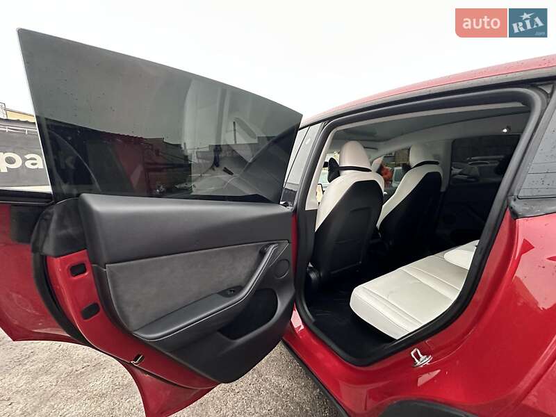 Позашляховик / Кросовер Tesla Model Y 2023 в Запоріжжі фото 18 Позашляховик / Кросовер Tesla Model Y 2023 в Запоріжжі