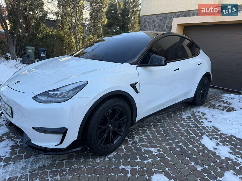 Внедорожник / Кроссовер Tesla Model Y 2021 в Львове
