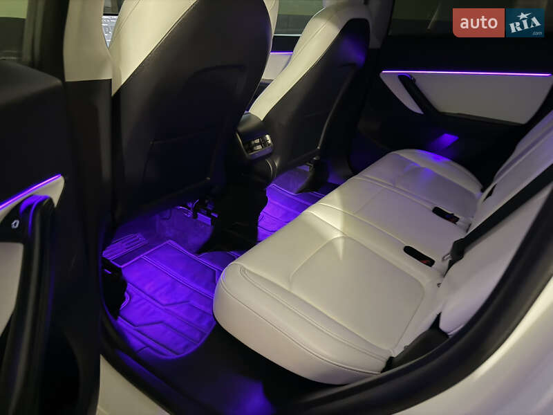 Внедорожник / Кроссовер Tesla Model Y 2021 в Львове