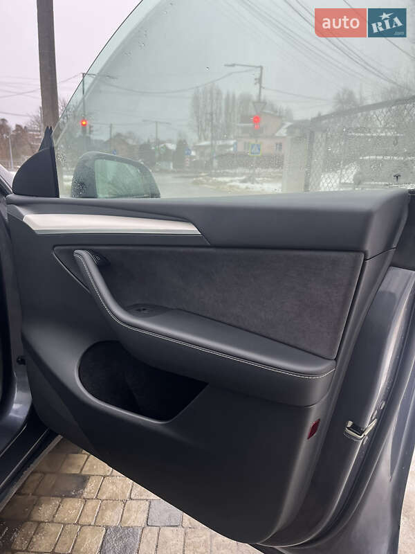 Внедорожник / Кроссовер Tesla Model Y 2023 в Львове
