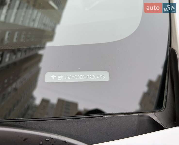 Внедорожник / Кроссовер Tesla Model Y 2024 в Киеве