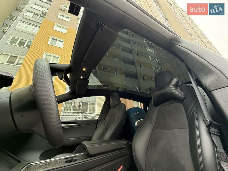Внедорожник / Кроссовер Tesla Model Y 2024 в Киеве