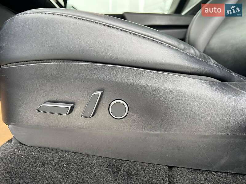 Позашляховик / Кросовер Tesla Model Y 2020 в Львові