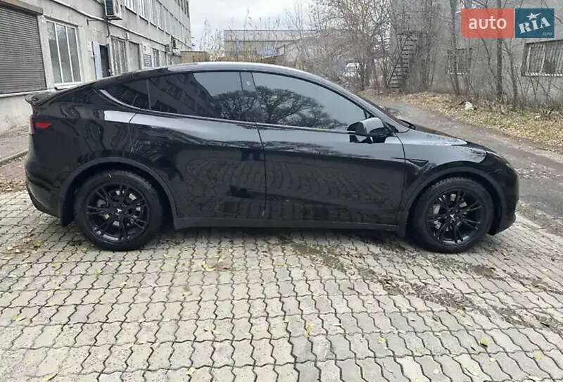 Позашляховик / Кросовер Tesla Model Y 2022 в Львові