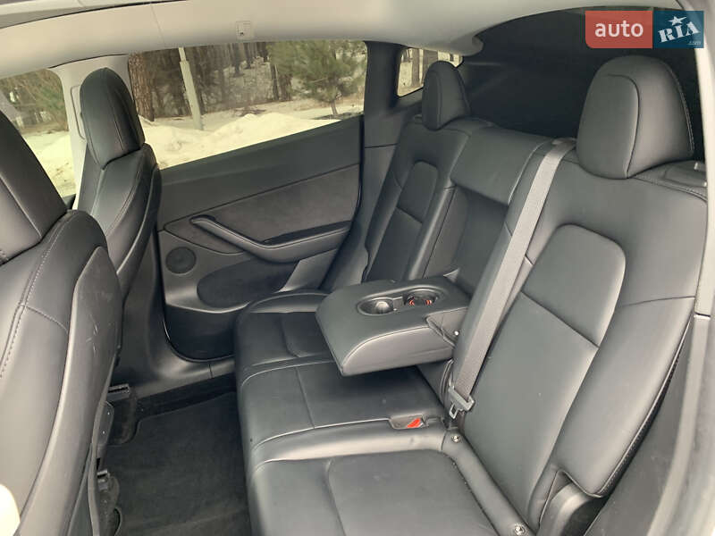 Позашляховик / Кросовер Tesla Model Y 2021 в Києві