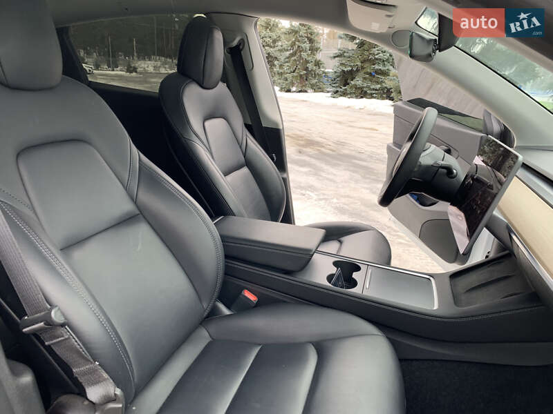 Позашляховик / Кросовер Tesla Model Y 2021 в Києві