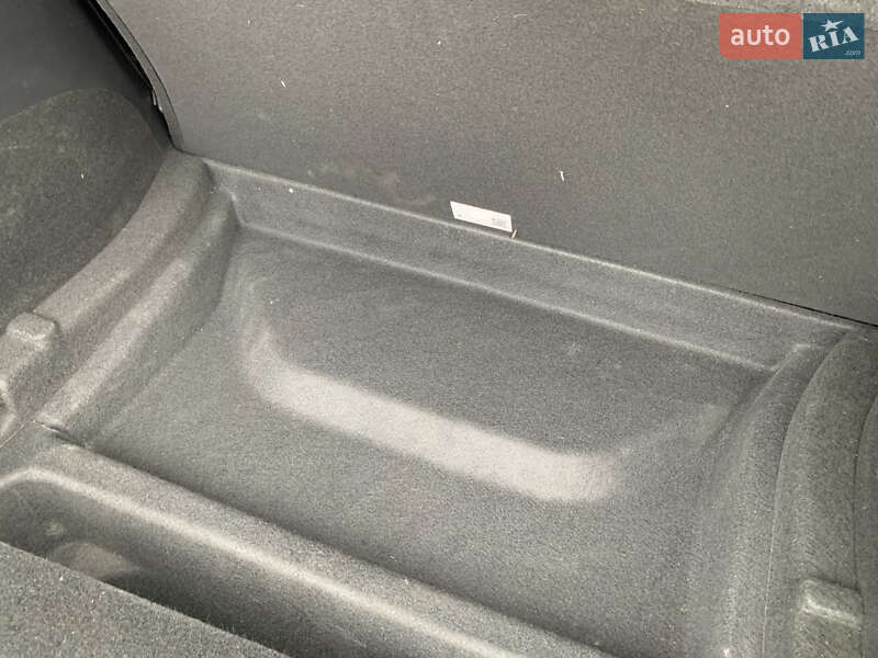 Позашляховик / Кросовер Tesla Model Y 2021 в Києві