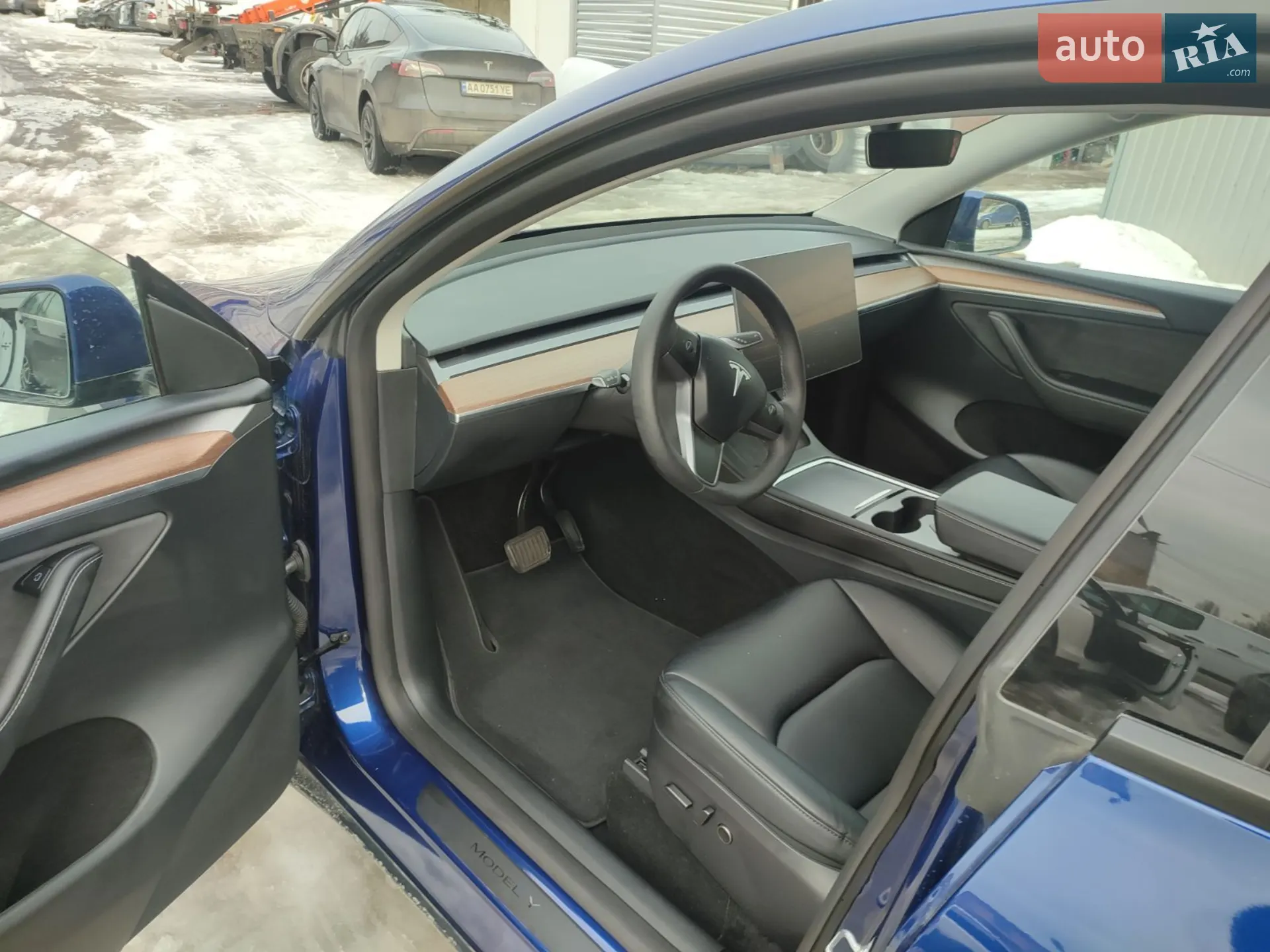 2024 Tesla Model Y - мініатюра 8